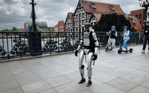 Incontro con Edward Warchocki: Se il Futuro della Robotica Cammina per le Strade di Varsavia