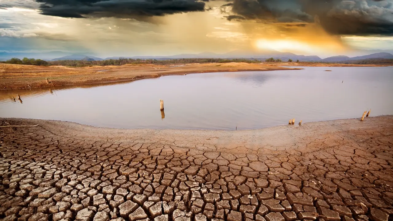 Meno acqua, più caldo: la dissalazione può essere una soluzione?